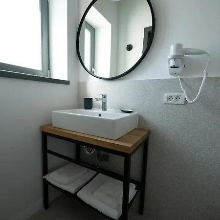 فندق مبيت وإفطار The Pines Boutique - فاما فيكي