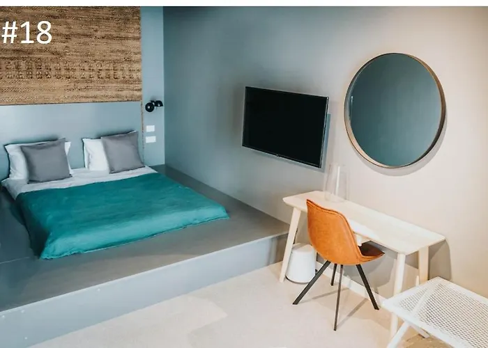 The Pines Boutique - Panzió Vama Veche